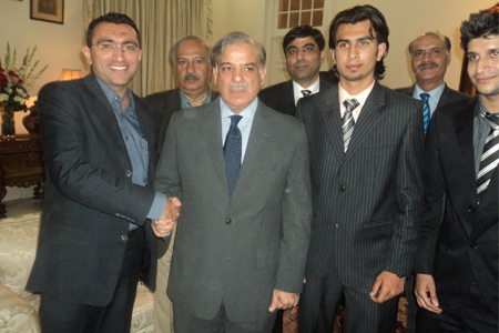 Rashid Hussain, Director CENTIN, UMT and his team meeting CM Punjab
